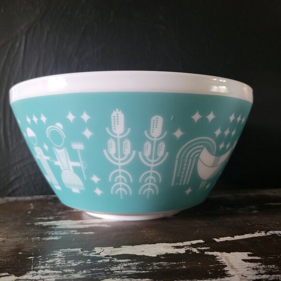 Vintage Charm Inspired by PYREX Mixing Bowl 10c RISE ‘N SHINE Mixing Bowl - Picture 3 of 5